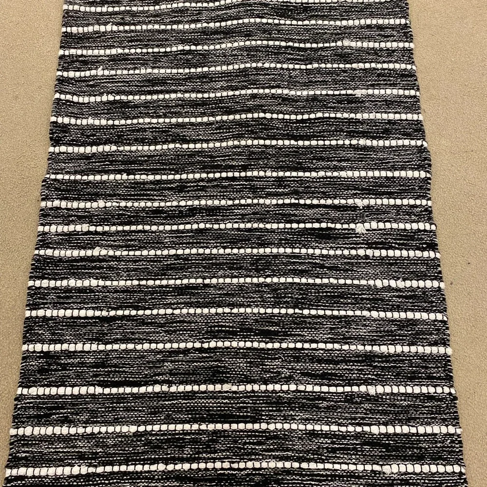 Chic Area Rug - Picture 6 of 6